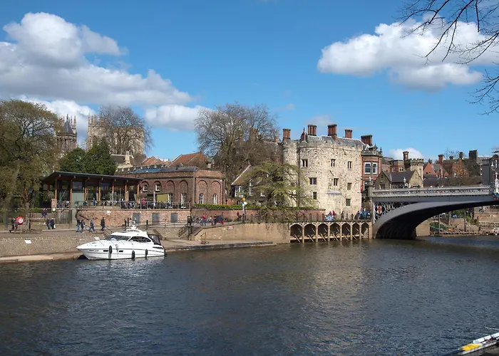 Hébergement de vacances 5 Monkbar Mews - Uk2694 *