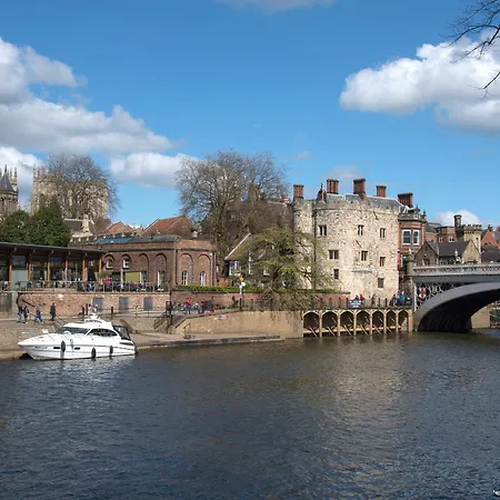 別荘 5 Monkbar Mews - Uk2694 *