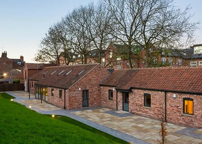 5 Monkbar Mews - Uk2694 *